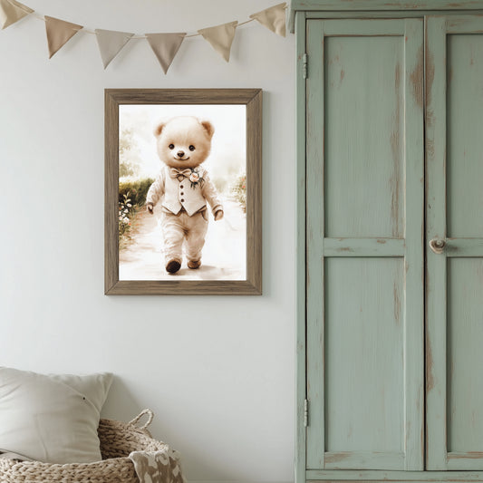Petit Ours en costume